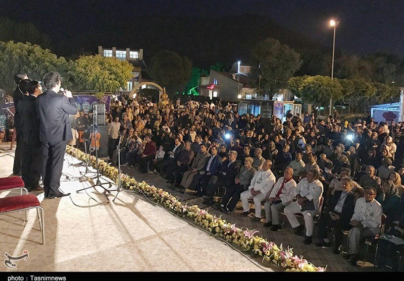 اختتامیه دومین جشنواره "سفره ایرانی فرهنگ گردشگری" در اراک+ فیلم