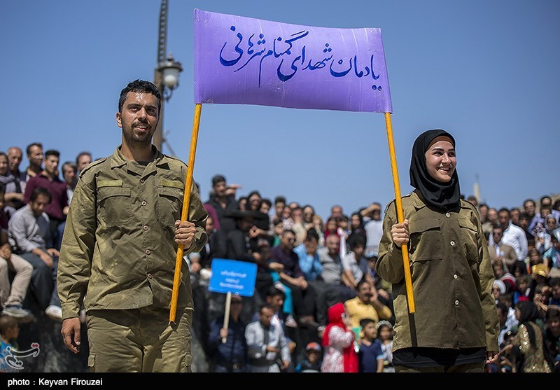 برگزاری جشنواره ملی تئاتر خیابانی شرهانی در دهلران؛ نمایش ایثار روی سنگفرش خیابان