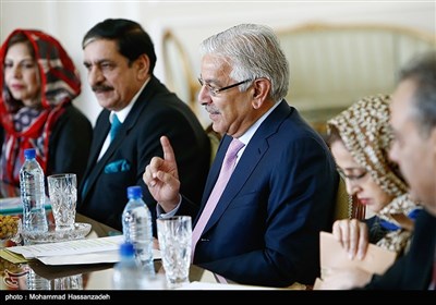 لقاء وزیری خارجیة إیران وباکستان فی طهران