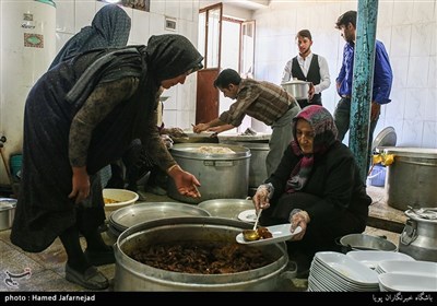 طبخ غذای عروسی راستقان از توابع شهرستان راز و غلامان خراسان شمالی