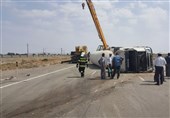 آخرین جزئیات واژگونی تریلی حامل فرآورده‌های نفتی در استان مرکزی؛ مشکلی در تردد جاده‌ای وجود ندارد