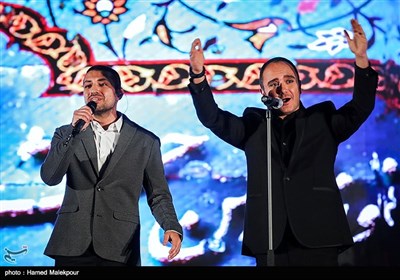 اجرای موسیقی توسط اشکان خطیبی در نوزدهمین جشن سینمای ایران