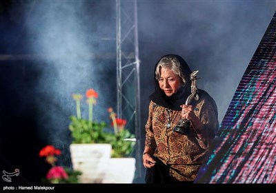 رخشان بنی‌اعتماد در نوزدهمین جشن سینمای ایران