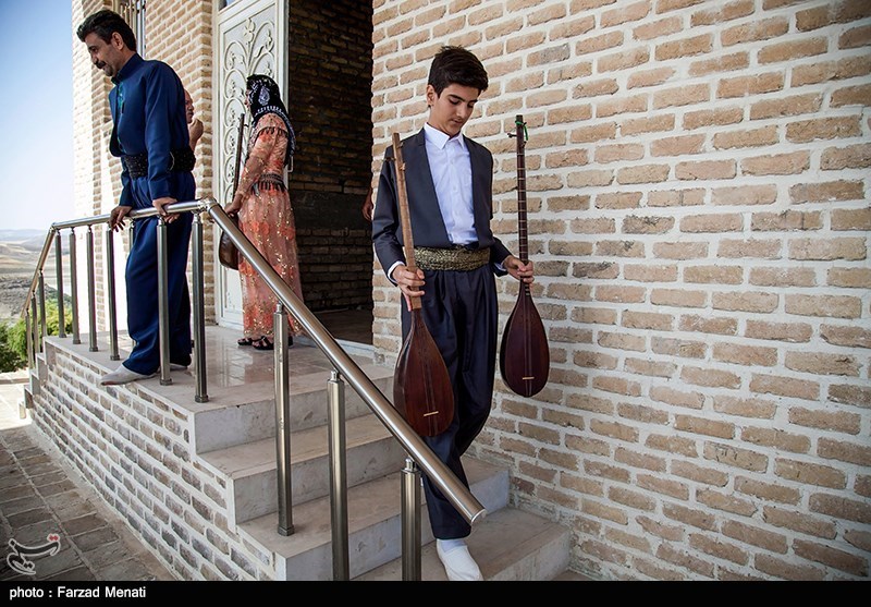 نخستین جشنواره کهن آواهای تنبور در کرمانشاه