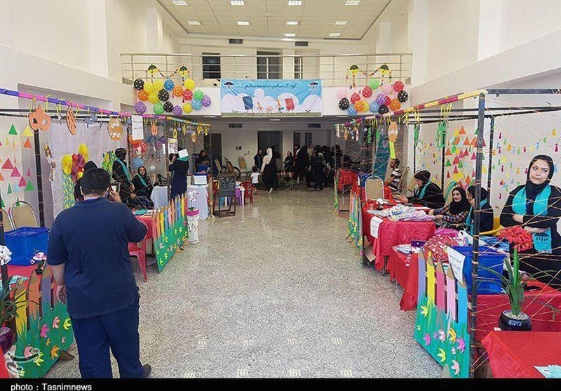 جشن &quot;مهر عاطفه‌ها&quot; را در مدارس استان اصفهان برگزار شد