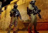 العدو الاسرائیلی یشن حملة اقتحامات واعتقالات فی الاراضی المحتلة