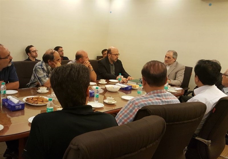 دیدار سرکنسول ایران در بمبئی با محققان ایرانی کنگره جهانی اپتومتری و علوم بینایی