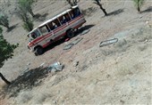 سقوط یک دستگاه مینی‌بوس در جاده رومشکان- ایلام 6 مصدوم برجای گذاشت