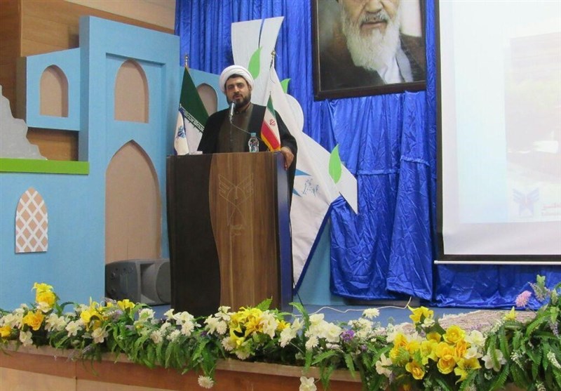 تشکل‌های انقلابی در دانشگاه‌های آزاد تشکیل شود