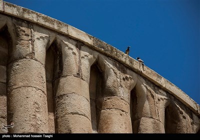 عمارت خورشید که به دستور نادر شاه ساخته شده در وسط باغ بزرگی در کلات قرار دارد