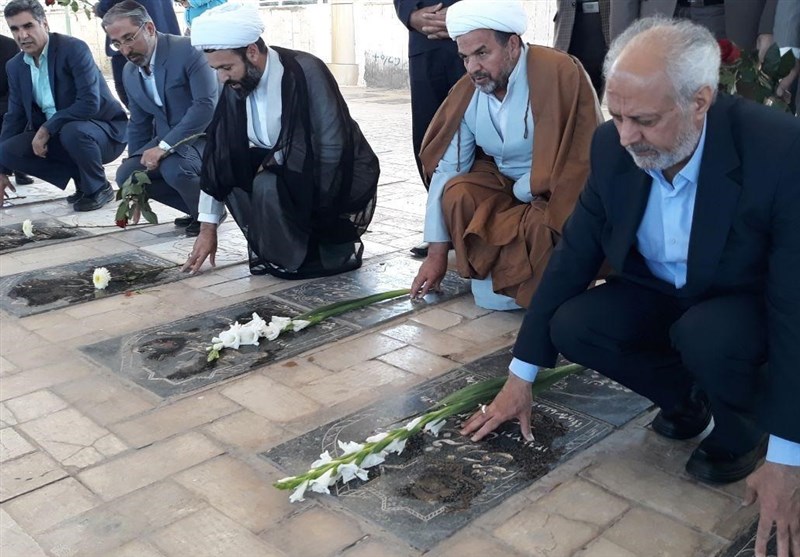 استاندار جدید خراسان جنوبی  با شهدای انقلاب تجدید میثاق کرد