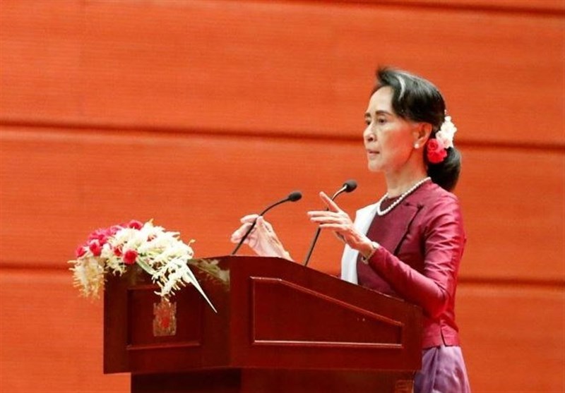 رهبر میانمار هرگونه نرمش در برابر فرماندهان ارتش را رد کرد