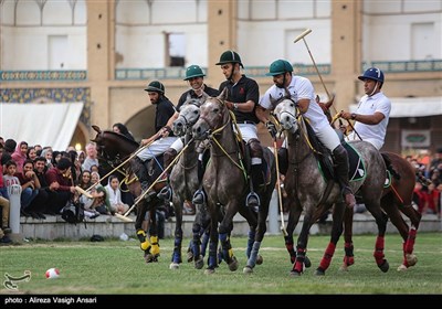 مسابقه چوگان در میدان نقش جهان