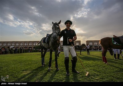 مسابقه چوگان در میدان نقش جهان