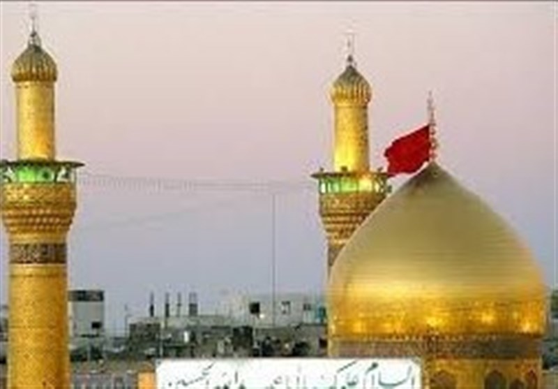 پرچم عزا بر فراز گنبد حرم امام حسین(ع) به اهتزاز در می‌آید + تصاویر و جزئیات