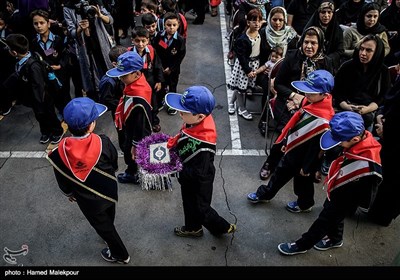 جشن شکوفه‌ها در دبستان پسرانه ستارخان