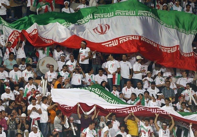 گزارش خبرنگار اعزامی تسنیم از روسیه| گردهمایی بزرگ ایرانی‌ها در سن‌پترزبورگ برای حمایت از تیم ملی