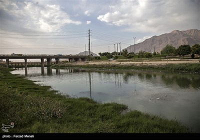 زنجیره انسانی حمایت از بازسازی و احیاء رودخانه قره سو - کرمانشاه