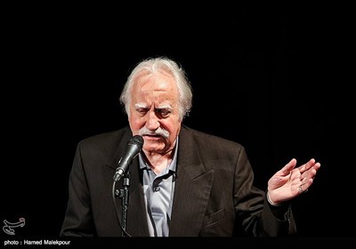 Veteran Iranian Artist Farshchian Honored in Tehran