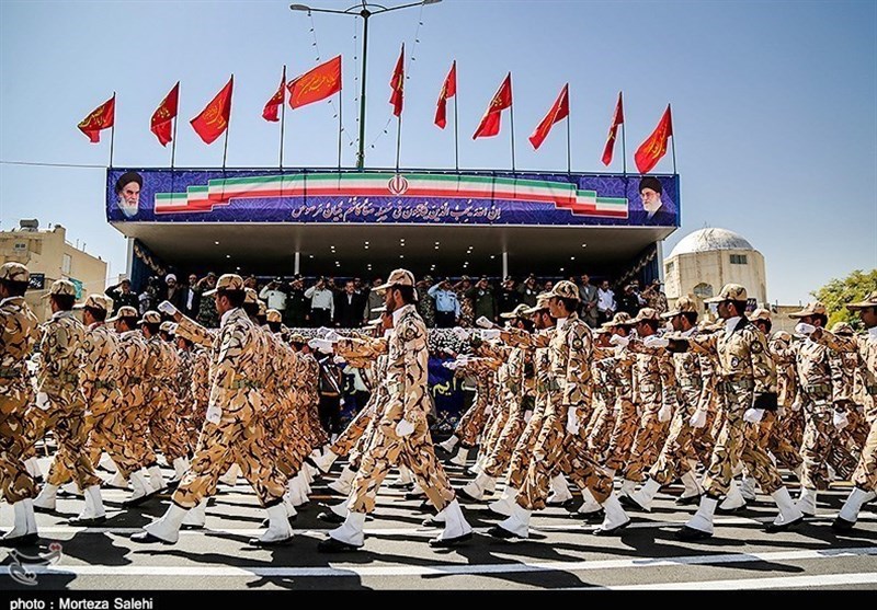 انطلاق الاستعراض العسکری فی طهران