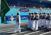 رژه ملی نیروهای مسلح در کنار آب‌های خلیج فارس برگزار شد
