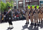 مراسم رژه نیروهای مسلح در مشهد مقدس برگزار شد