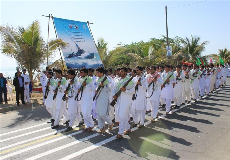 رژه مقتدرانه نیروهای مسلح در 5 شهرستان سیستان و بلوچستان برگزار شد + تصاویر