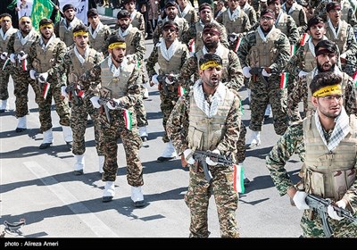 رژه بزرگ نیروهای مسلح در شیراز