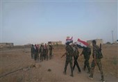 نیروهای ارتش در الرقه و دیرالزور به هم رسیدند/بزرگترین قلعه داعش فتح شد+نقشه