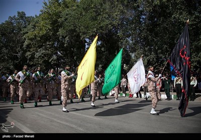 رژه نیروهای مسلح در کرمانشاه