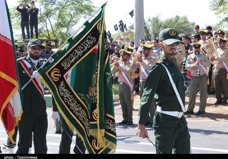 رژه نیروهای مسلح در کاشان