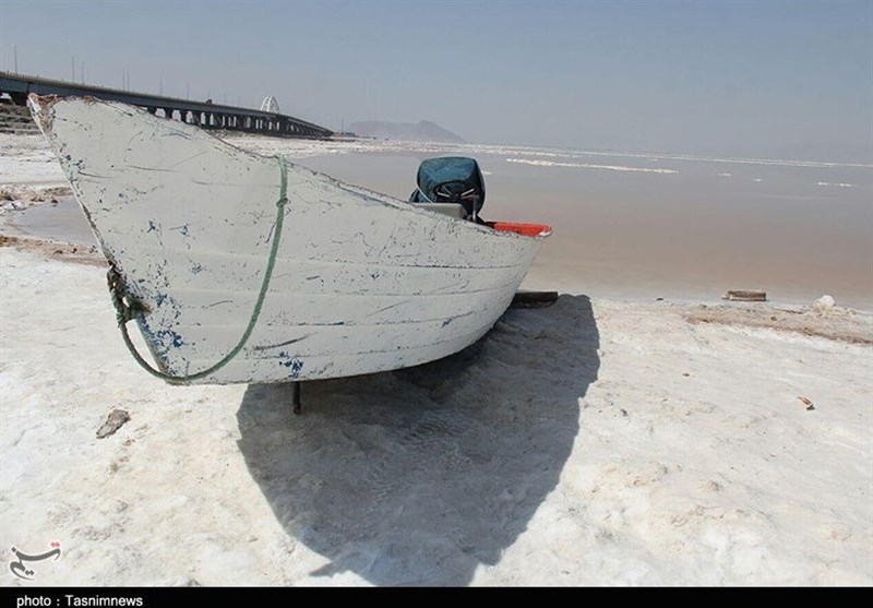 وسعت و حجم آب &quot;دریاچه ارومیه&quot; بحرانی‌تر شد + آخرین جزئیات