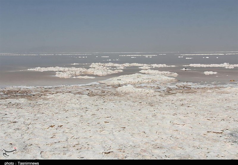 تراز سطح آب دریاچه ارومیه 10 سانتی‎متر کم شد