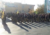 رژه رزمندگان فاطمیون در آغاز هفته دفاع مقدس + فیلم