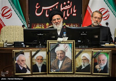 علی لاریجانی رئیس مجلس شورای اسلامی و آیت‌الله هاشمی شاهرودی رئیس مجمع تشخیص مصلحت نظام