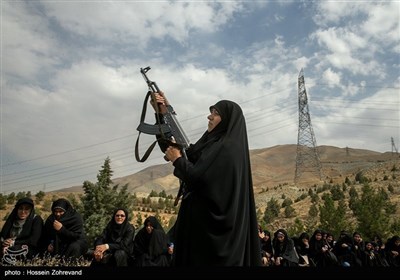 ایران؛ عوامی رضاکار خواتین بسیج فورس کی فوجی ٹریننگ