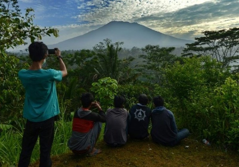 Indonesia Orders Immediate Evacuation as Highest Alert Issued for Bali Volcano