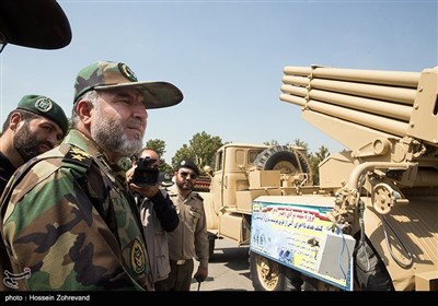 ایران میں جدید ہتھیاروں اور فوجی ساز و سامان کی رونمائی
