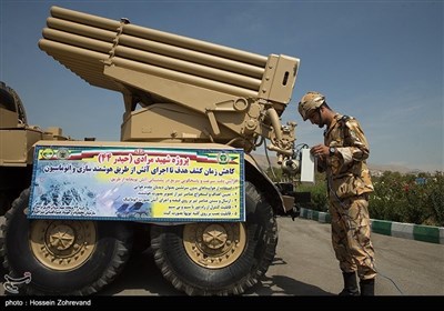 ایران میں جدید ہتھیاروں اور فوجی ساز و سامان کی رونمائی