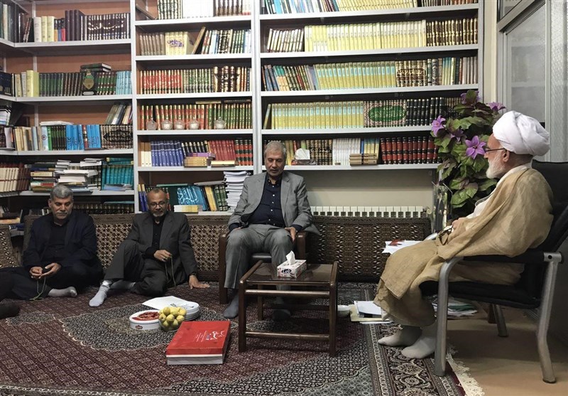 وزیر تعاون با آیت‌الله دری نجف‌آبادی دیدار کرد