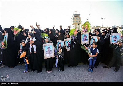 ورود پیکر شهید حججی به فرودگاه اصفهان