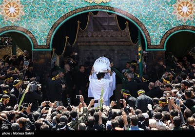 مراسم خاکسپاری پیکر مطهر شهید محسن حججی در گلزار شهدای نجف‌آباد - اصفهان