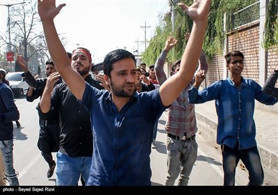 حمله پلیس هند به مراسم عزاداری ماه محرم - کشمیر