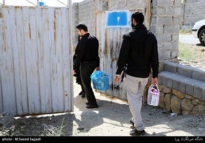 توزیع بسته های غذایی در مناطق محروم تهران