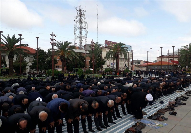 اقامه نماز ظهر تاسوعای حسینی در قزوین