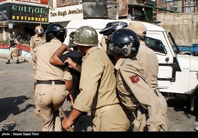 بھارتی پولیس کا عزاداران امام حسین علیہ السلام پر حملہ