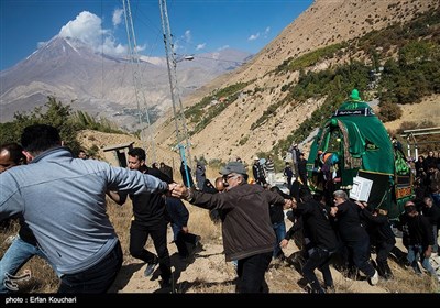 آیین سنتی نخل گردانی در روستای نوا