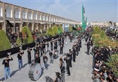 مراسم روز عاشورا در میدان امام(ره) اصفهان برگزار شد
