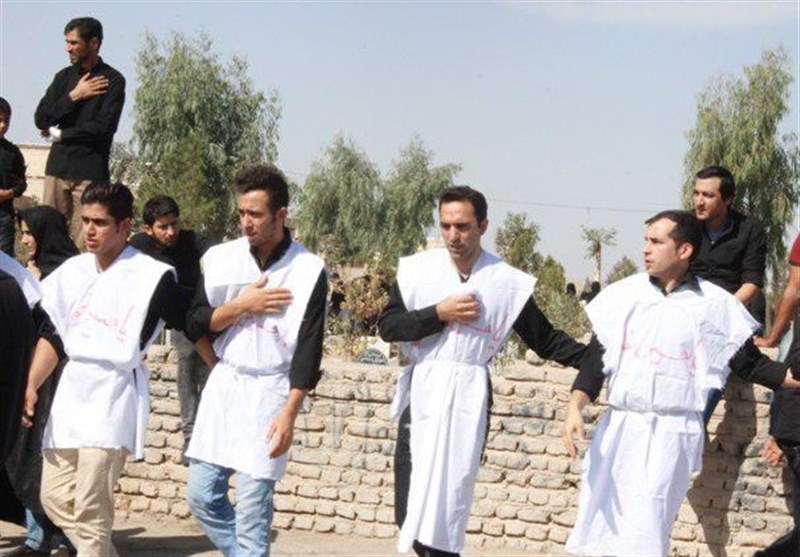 کفن‌پوشی هیئات‌ مذهبی قرچک در عزای امام حسین(ع) به روایت تصویر