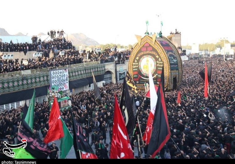 یزد| بزرگترین آئین نخل‌برداری جهان در تفت برگزار شد